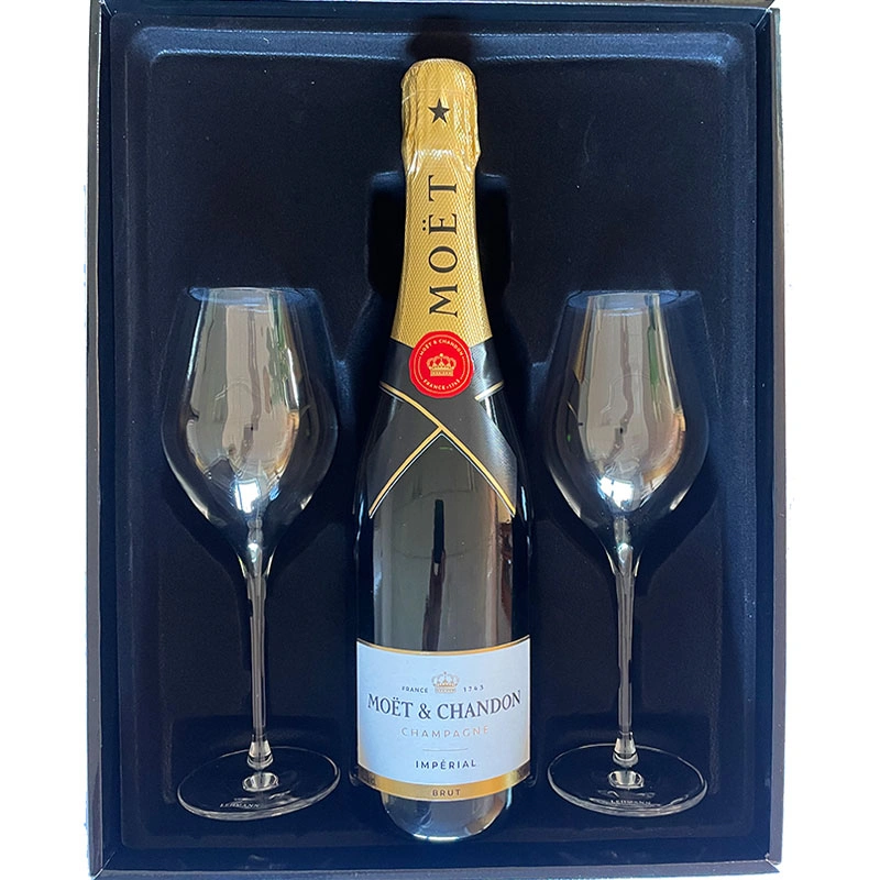 Moët & Chandon Brut Impérial champagne met twee glazen in luxe geschenkverpakking