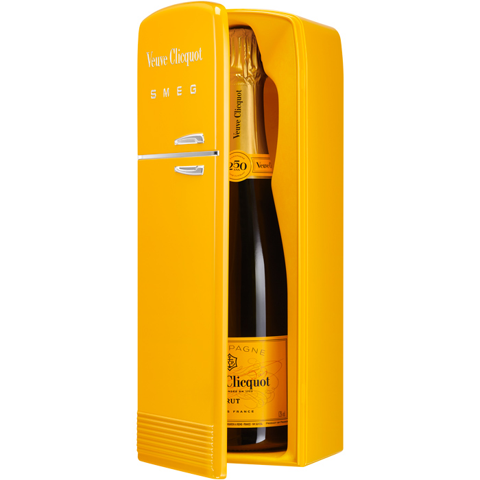 Veuve Clicquot ICONS Fridge X SMEG 750ML